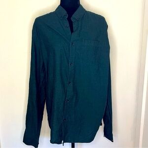 Urban Outfitters Modern Fit dark green men’s button down shirt - Large